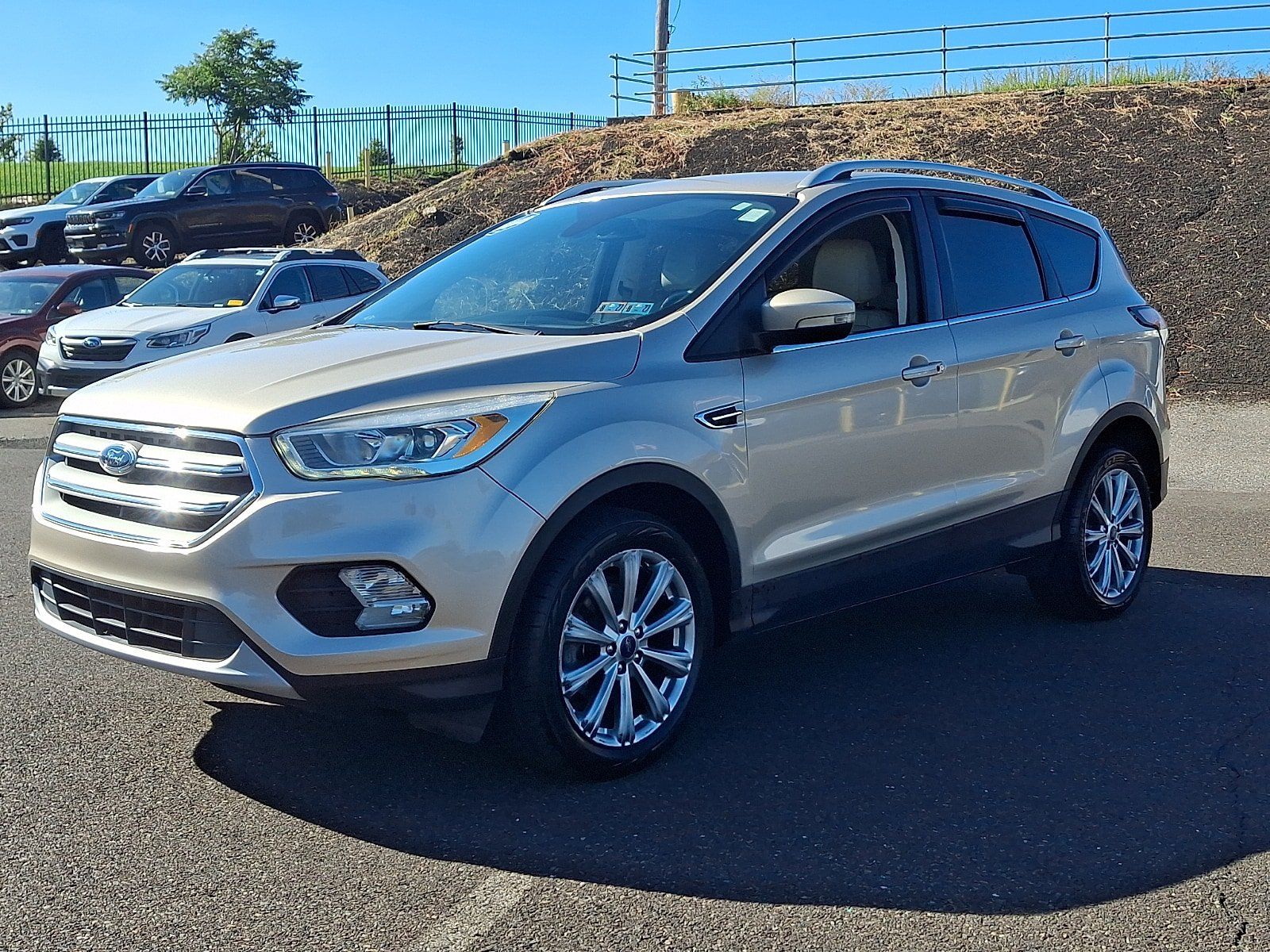 Used 2017 Ford Escape Titanium FWD image 3