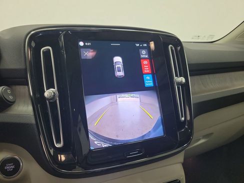 Used 2023 Volvo XC40 B5 Plus AWD/4WD image 29