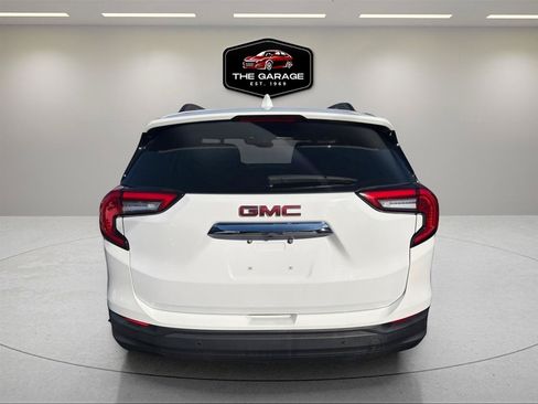 Used 2022 GMC Terrain SLE w/ Driver Convenience Package AWD/4WD image 4