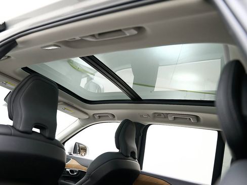 Certified 2024 Volvo XC90 B6 Plus w/ Protection Package Premier AWD/4WD image 24
