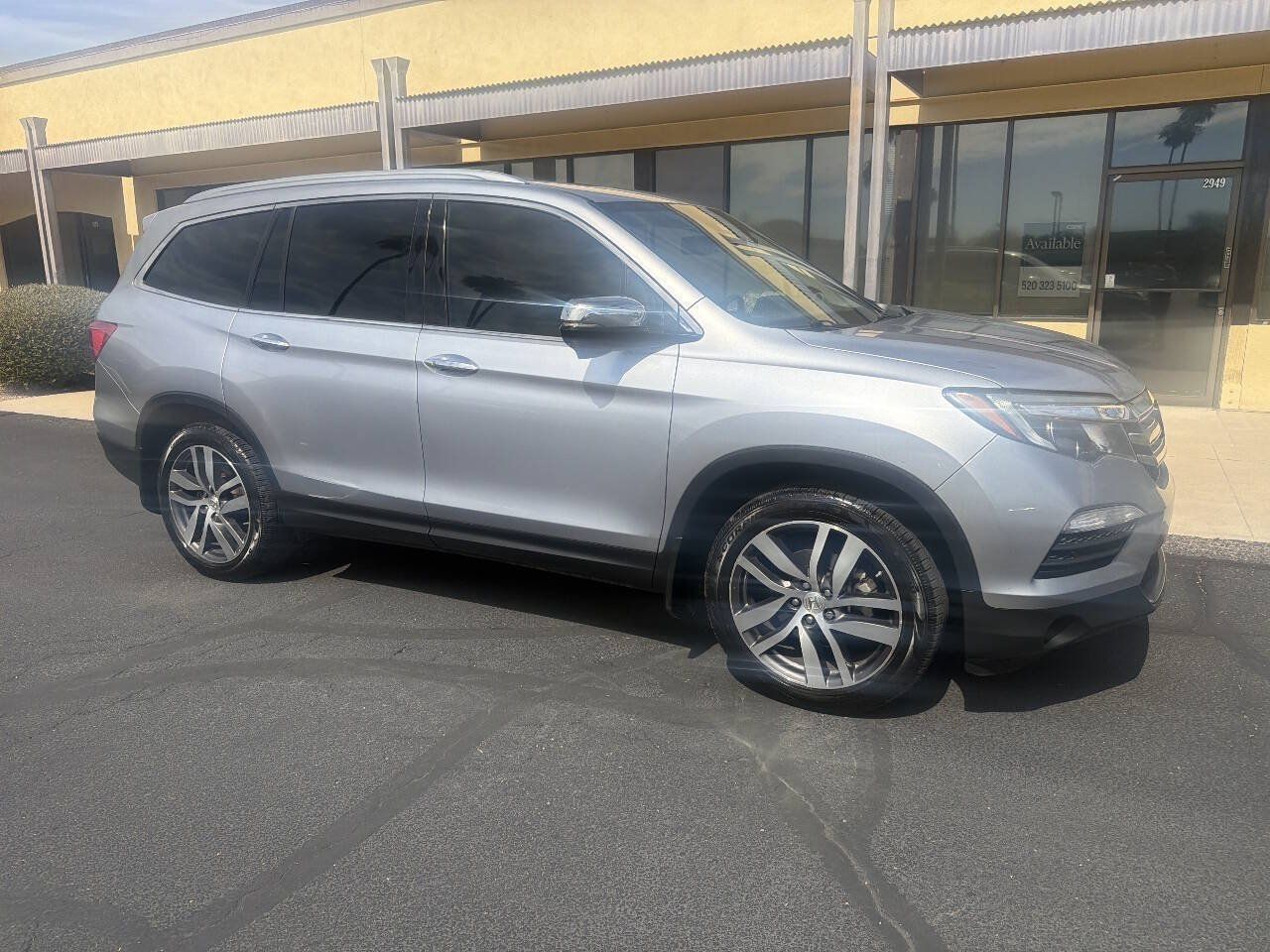 Used 2017 Honda Pilot Touring image 8