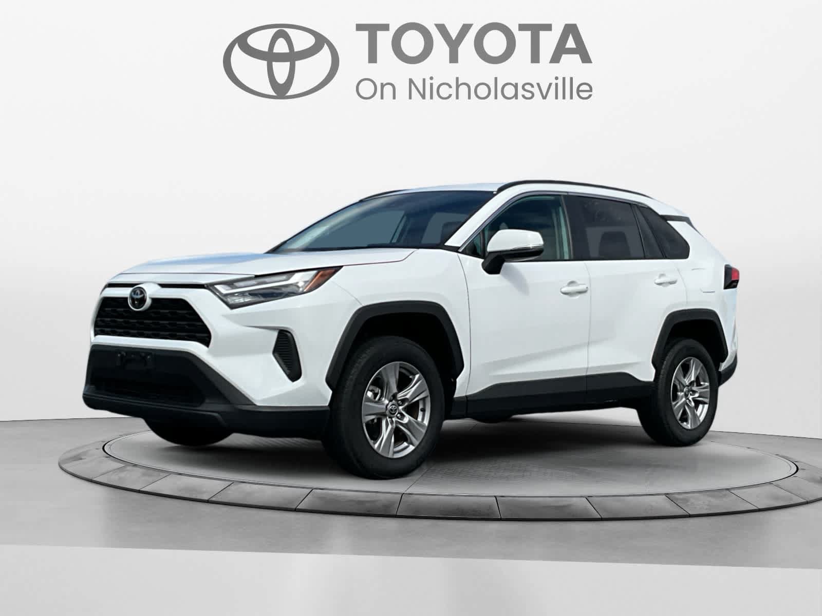 Used 2025 Toyota RAV4 XLE FWD image 1