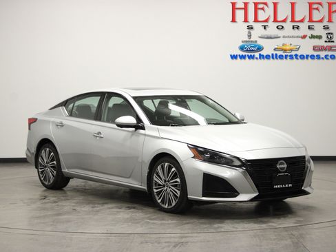 Used 2023 Nissan Altima 2.5 SL AWD/4WD image 1