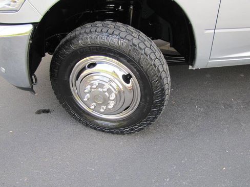 Used 2018 RAM 3500 Big Horn image 32