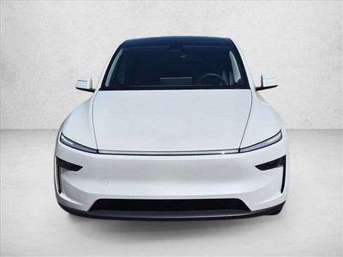 Used 2026 Tesla Model Y AWD image 2