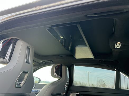 Used 2023 BMW 740i w/ Executive Package image 35