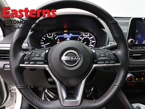 Used 2023 Nissan Altima 2.5 SR FWD image 10