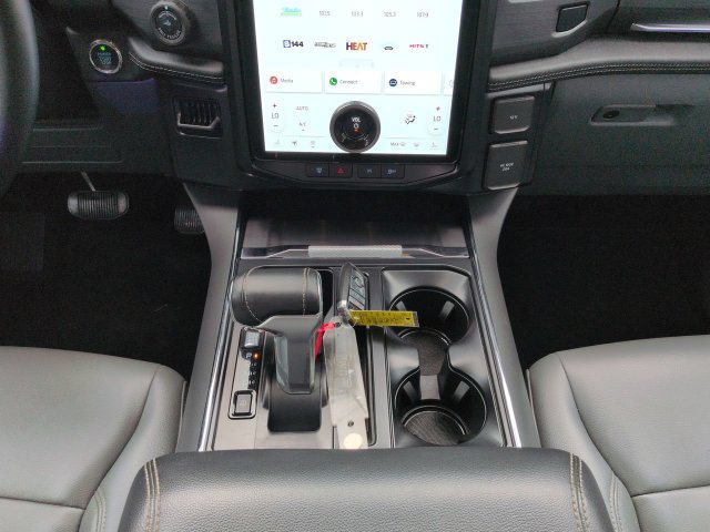 Used 2025 Ford F150 Lightning Flash AWD/4WD image 19