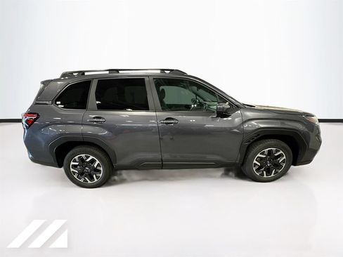 Used 2026 Subaru Forester Premium AWD/4WD image 4