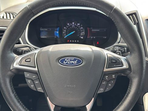 Used 2019 Ford Edge Titanium w/ Cold Weather Package AWD/4WD image 17