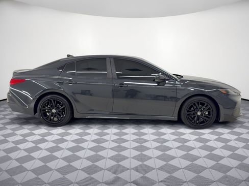 Used 2025 Toyota Camry SE w/ Convenience Package FWD image 8