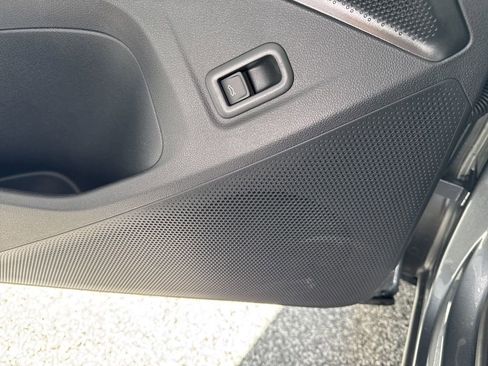 New 2026 Volkswagen Tiguan SE R-Line image 21