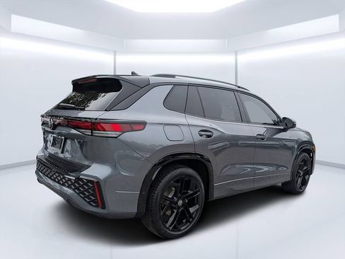 New 2026 Volkswagen Tiguan SE R-Line FWD image 3