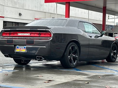Used 2013 Dodge Challenger R/T w/ Blacktop Pkg RWD image 4