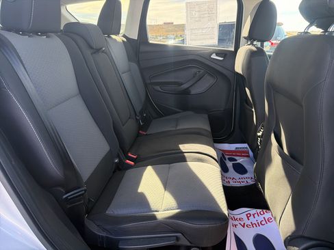 Used 2017 Ford Escape SE w/ SE Cold Weather Package AWD/4WD image 12