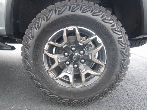 New 2025 Chevrolet Colorado ZR2 w/ Technology Package image 6