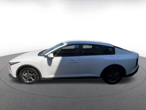 Used 2025 Kia K4 LXS image 10