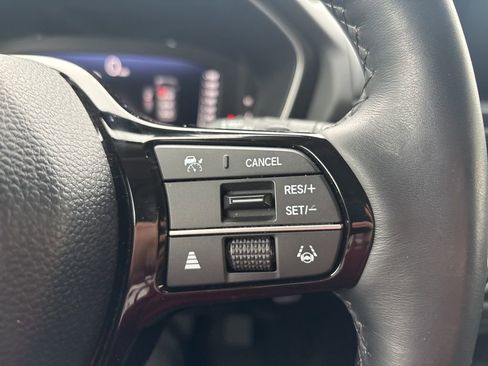 Used 2025 Honda Pilot Elite image 17