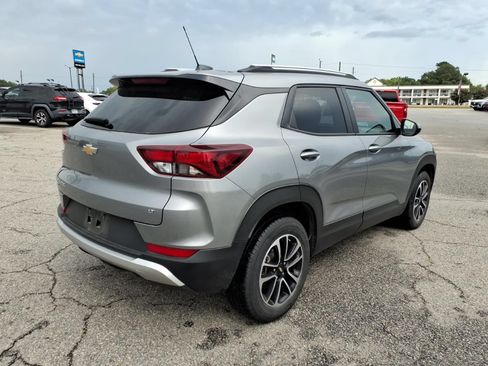 Used 2025 Chevrolet TrailBlazer LT AWD/4WD image 5