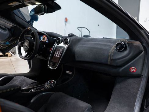 Used 2020 McLaren 600LT Spider RWD image 34