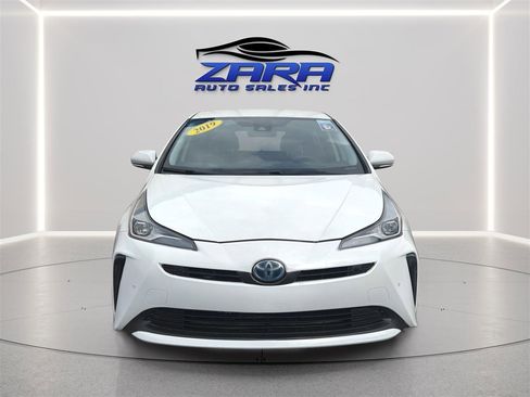 Used 2019 Toyota Prius LE w/ Carpet Mat Package FWD image 2