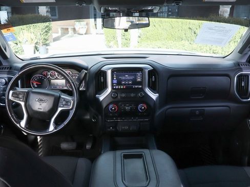 Used 2020 Chevrolet Silverado 1500 LT Trail Boss image 27