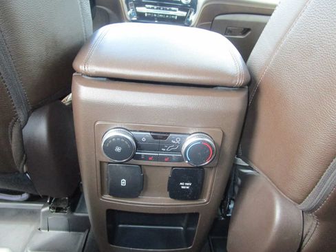 Used 2021 Ford Explorer King Ranch w/ Premium Technology Package AWD/4WD image 21