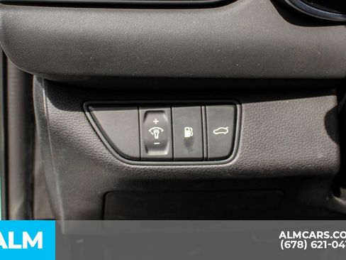 Used 2025 Genesis G70 2.5T RWD image 29