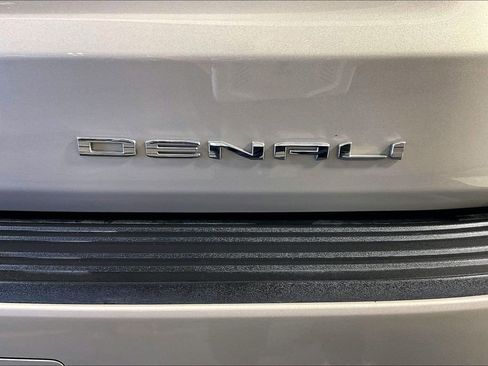 Used 2022 GMC Yukon Denali w/ Denali Premium Package image 44