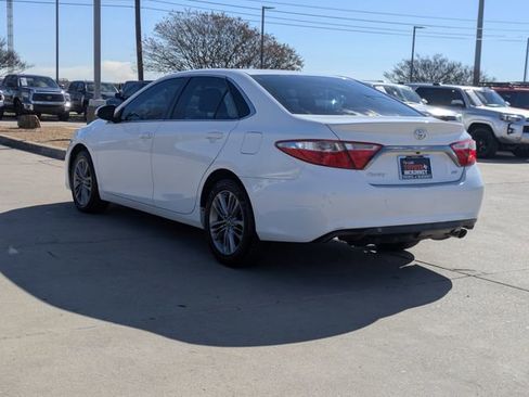 Used 2017 Toyota Camry SE image 8