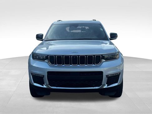 Used 2024 Jeep Grand Cherokee L Limited w/ Luxury Tech Group II AWD/4WD image 8