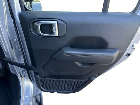 Used 2021 Jeep Gladiator Mojave AWD/4WD image 29