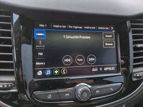 Used 2022 Chevrolet Trax LT w/ Sport Edition image 12