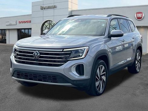 Used 2025 Volkswagen Atlas SE FWD image 3