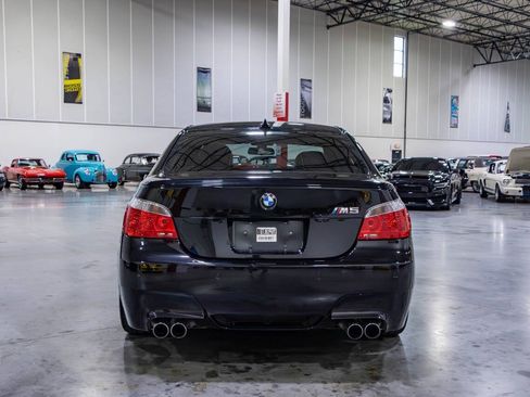 Used 2006 BMW M5 RWD image 5