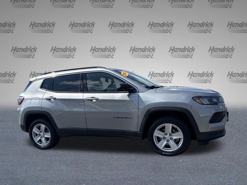Used 2022 Jeep Compass Latitude AWD/4WD image 10