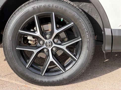 Used 2017 Toyota RAV4 SE image 37