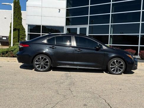 Used 2021 Toyota Corolla SE w/ Carpet Mat Package (TMS) FWD image 2