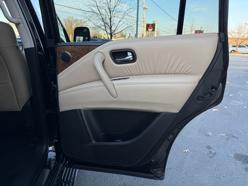 Used 2024 Nissan Armada SL w/ Captain's Chairs Package image 28