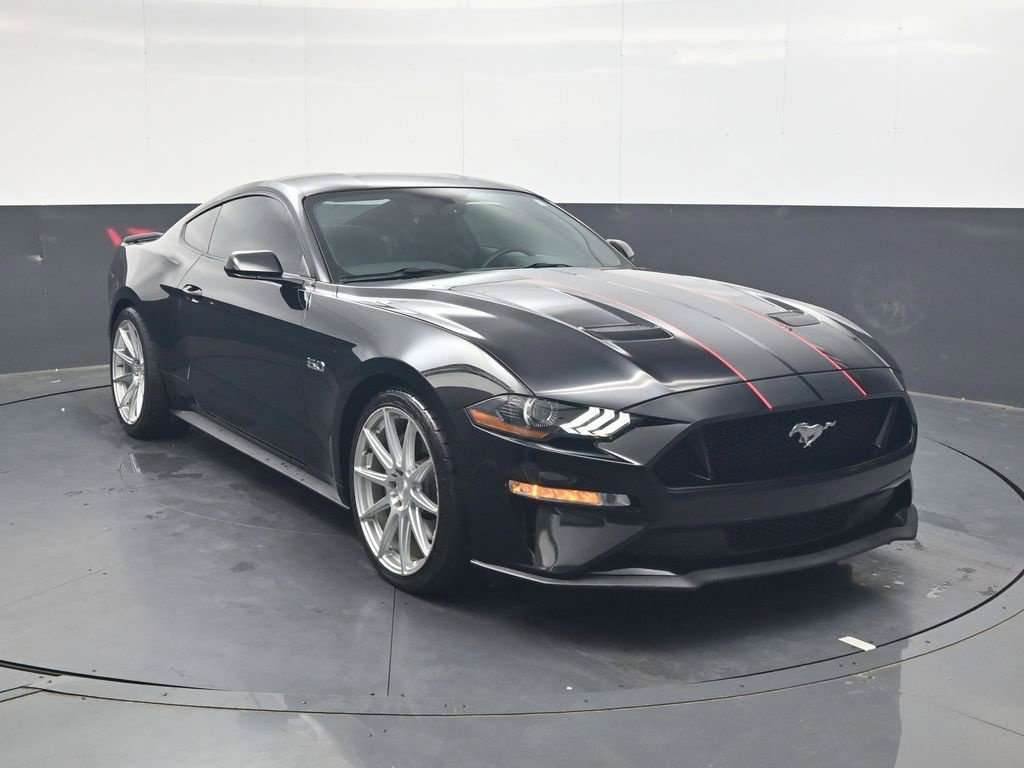 Used 2018 Ford Mustang GT RWD image 2