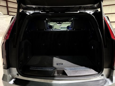 Used 2023 Cadillac Escalade V image 18