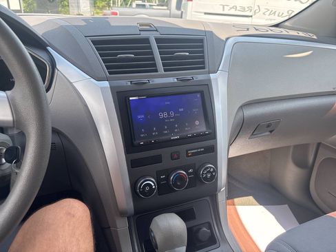 Used 2012 Chevrolet Traverse LS FWD image 20