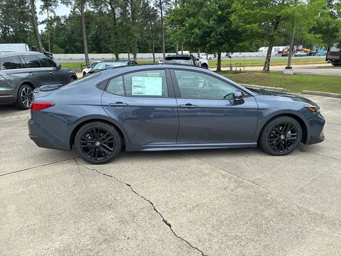 New 2026 Toyota Camry SE FWD image 8