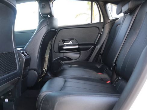 Used 2025 Mercedes-Benz GLA 250 image 14