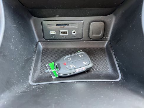 Used 2023 GMC Terrain SLT w/ Tech Package AWD/4WD image 27