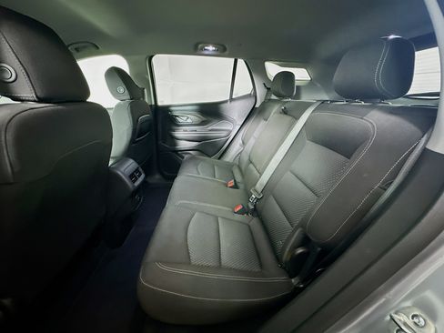 Used 2024 GMC Terrain SLE FWD image 26