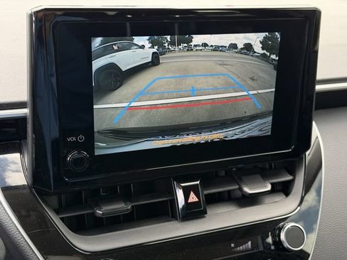 Used 2025 Toyota Corolla LE FWD image 18
