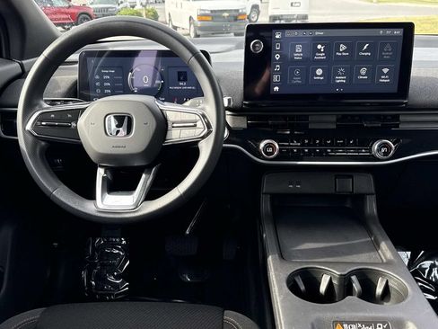 Used 2024 Honda Prologue EX image 3