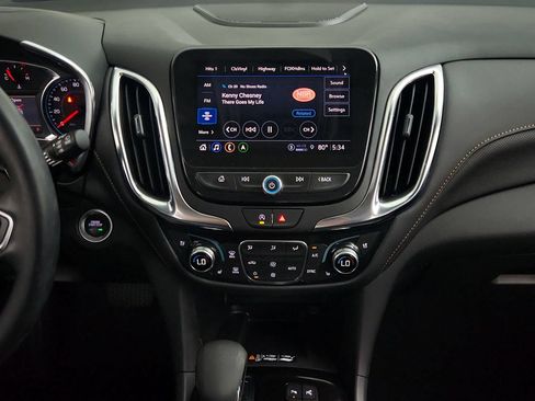 Used 2024 Chevrolet Equinox Premier AWD/4WD image 21