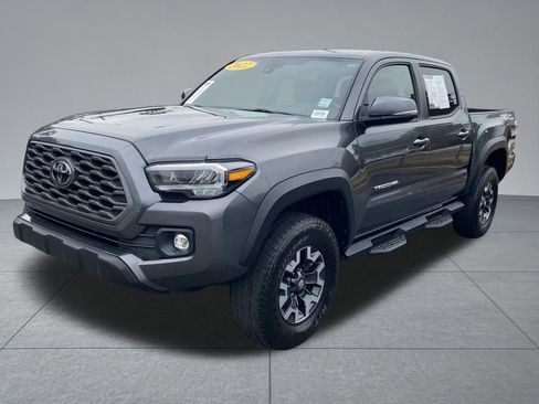 Used 2022 Toyota Tacoma TRD Off-Road image 2